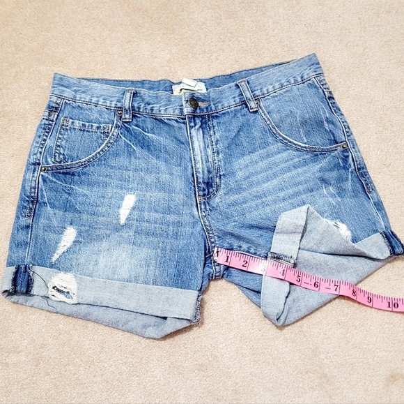 Y2K Forever 21 distressed 100% Cotton denim jean shorts size 31 - Picture 5 of 9